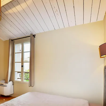 2 Bedroom In Saint-laurent-de-la-ca *