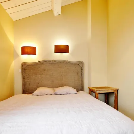 2 Bedroom In Saint-laurent-de-la-ca