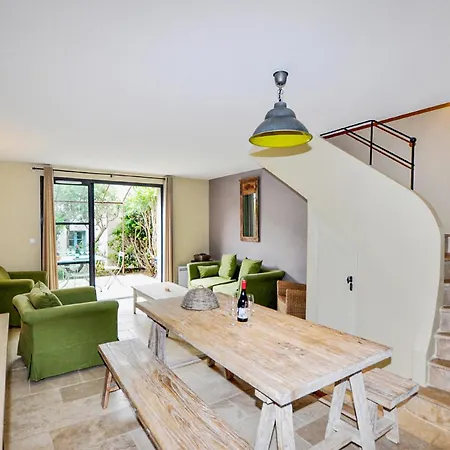 Casa vacanze 2 Bedroom In Saint-laurent-de-la-ca