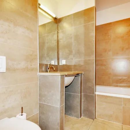 2 Bedroom In Saint-laurent-de-la-ca 度假居