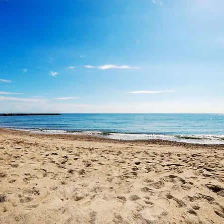 2 Bedroom In Saint-laurent-de-la-ca