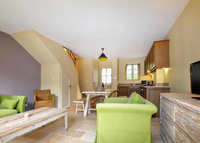 2 Bedroom Awesome In Saint-laurent-de-la-ca Casa de Férias Saint-Laurent-de-la-Cabrerisse