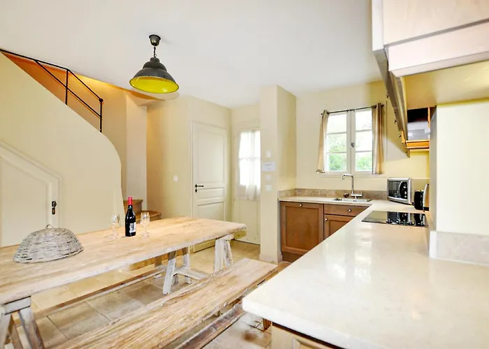2 Bedroom Awesome In Saint-laurent-de-la-ca Saint-Laurent-de-la-Cabrerisse